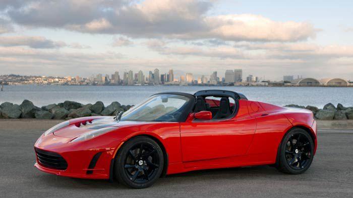 Tesla Motors is Making Waves With Its New Hot New Electric Powered Vehicle